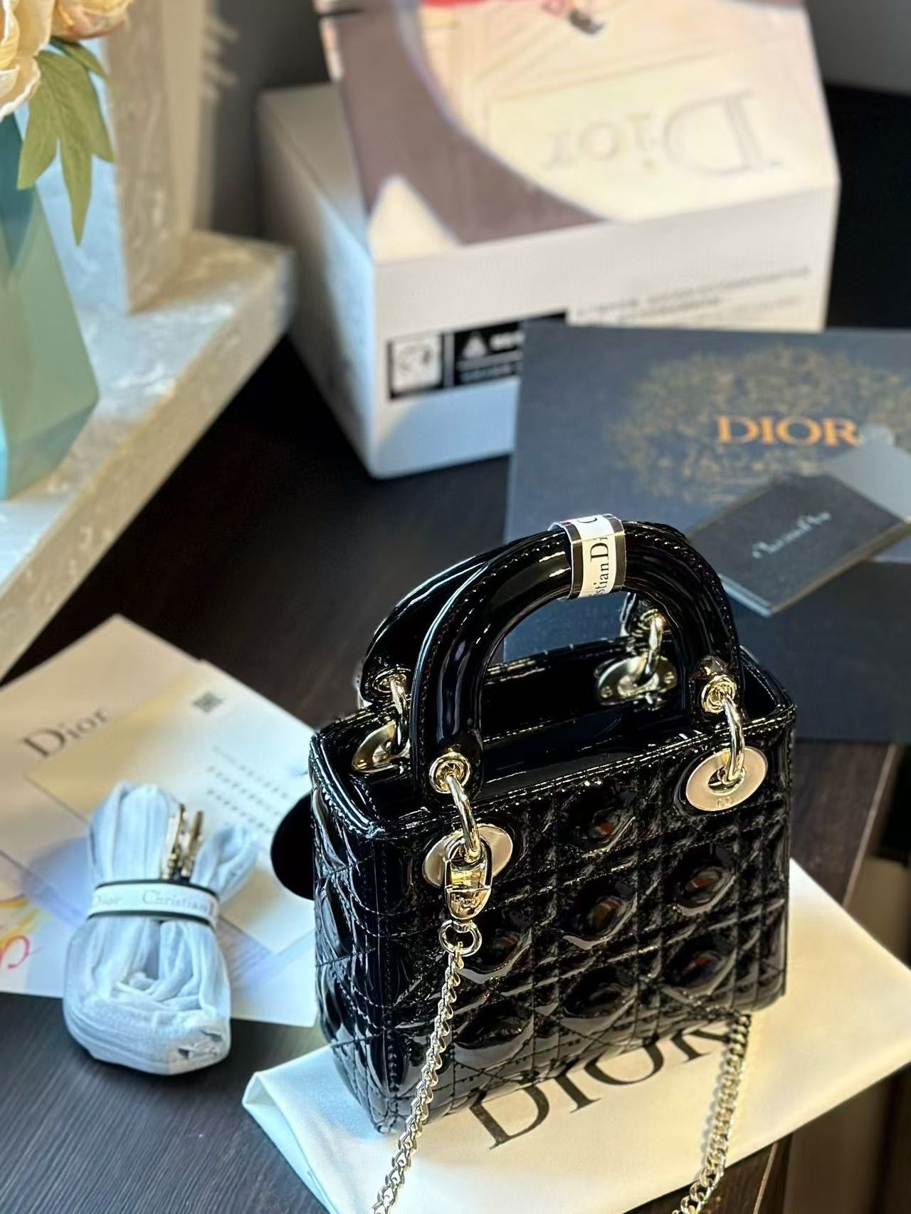 LADY DIOR