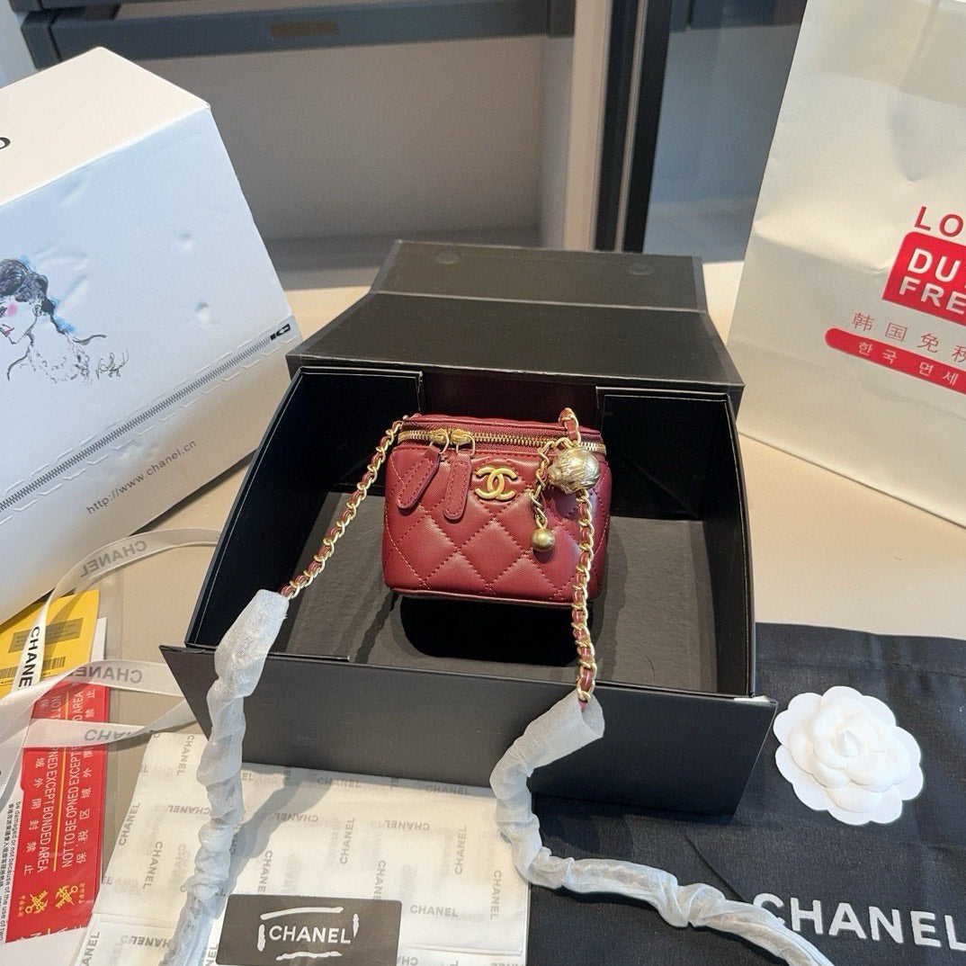 CHANEL VANITY SQUARE 